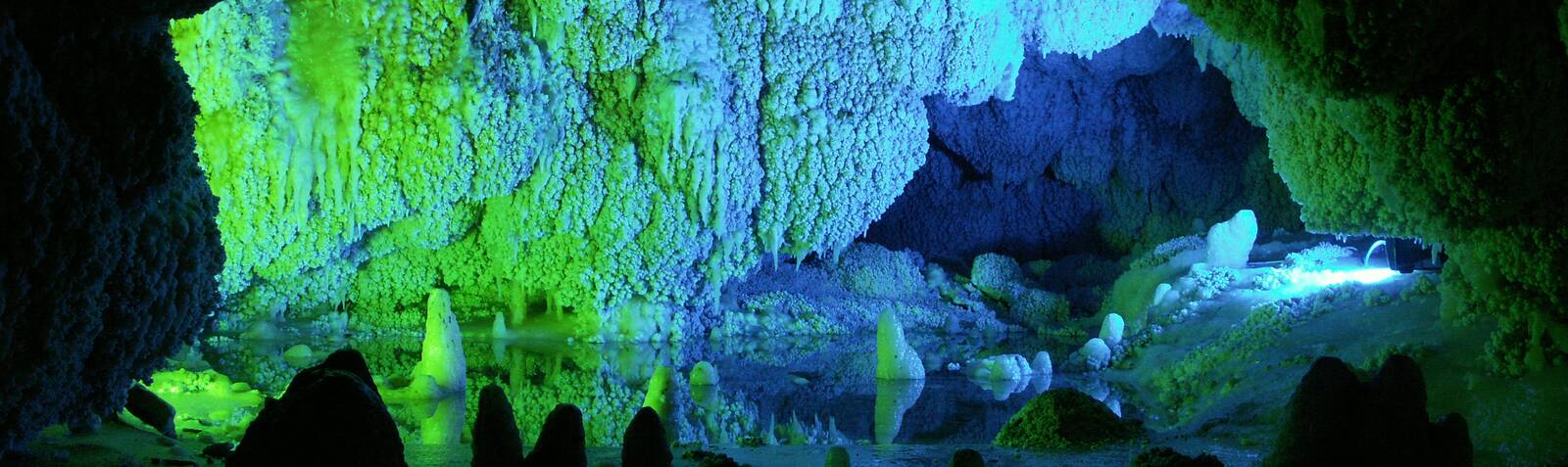 Chal Nakhjir Cave